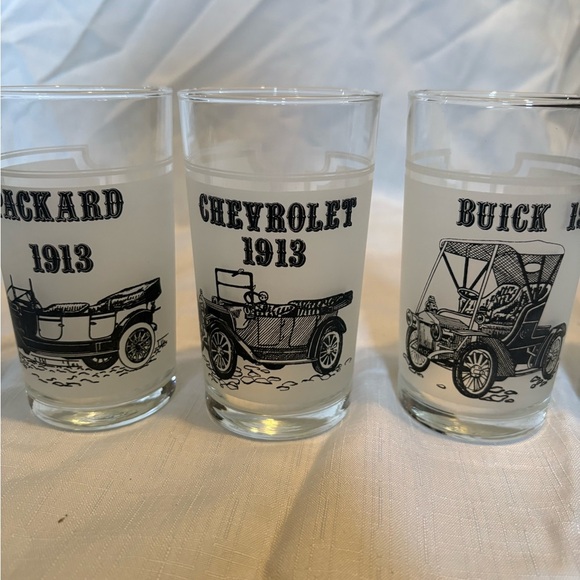 Vintage Car Themed Glass Set - Picture 4 of 8